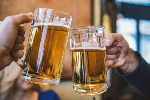 9 Best Neighborhood Bars in Kansas